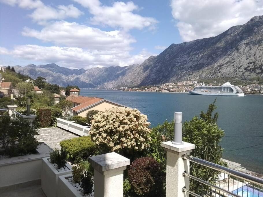 Apartman Two Bedroom In Kotor Bay Muo